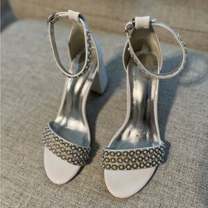 New pearl heals - size 6